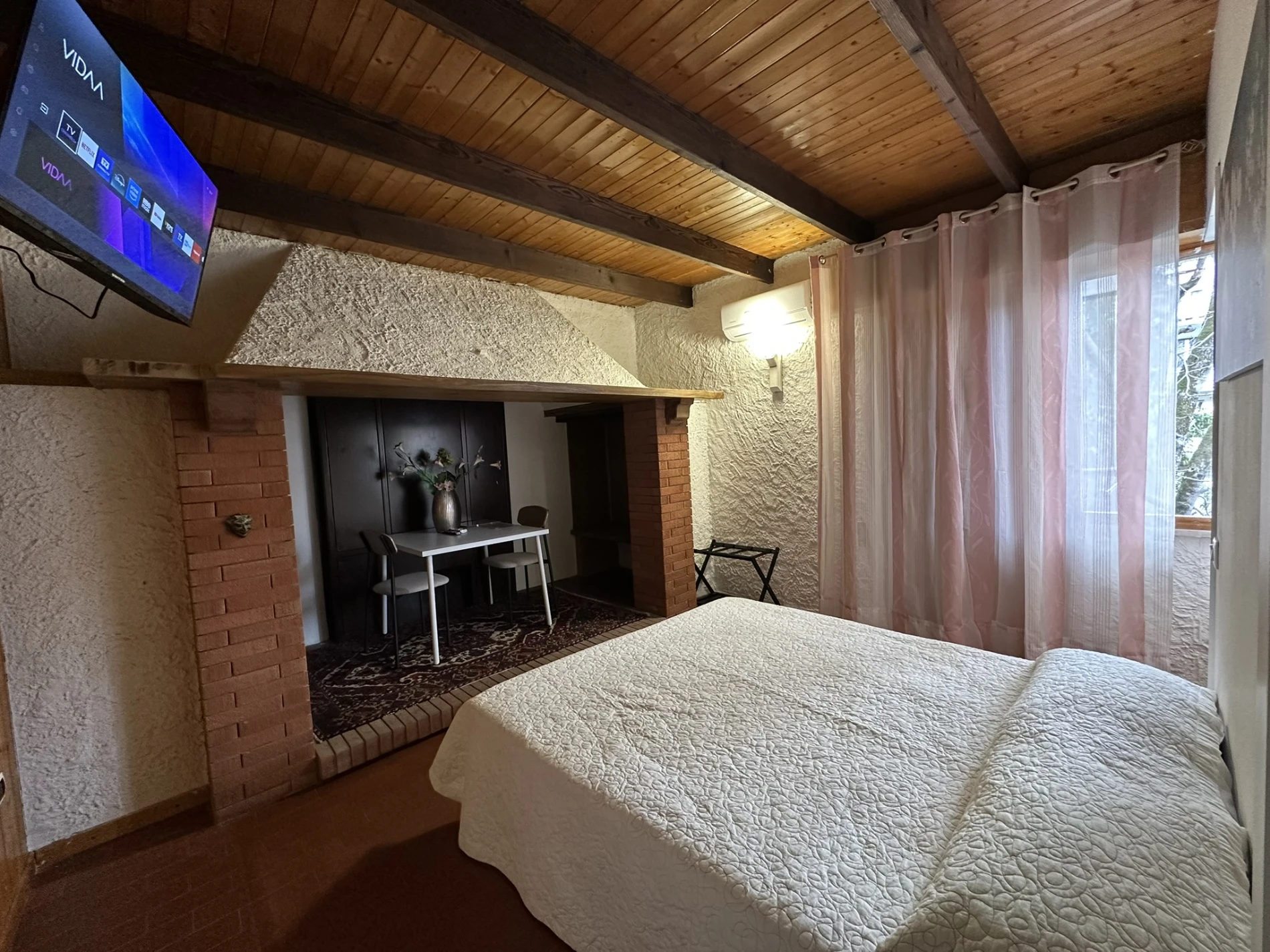 Camera Nettuno singola coppia bagno privato Perugia